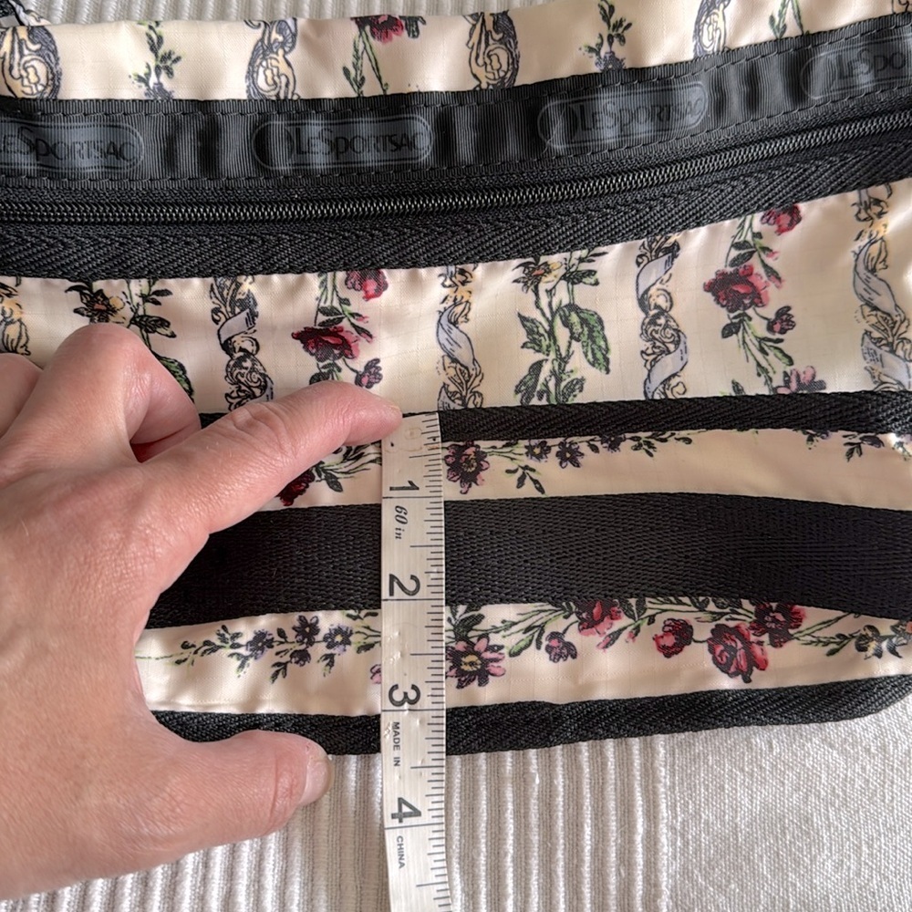 Lesportsac Floral Black and Cream Crossbody Bag With Zip Pouch - Picture 9 of 9